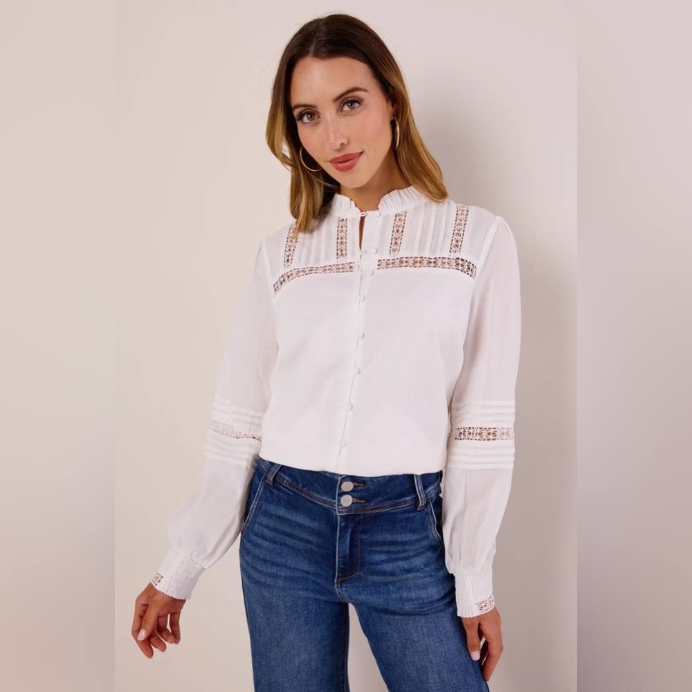Avara Sable Elegant White Eyelet Lace Trim Blouse NWT Button Up Embellished